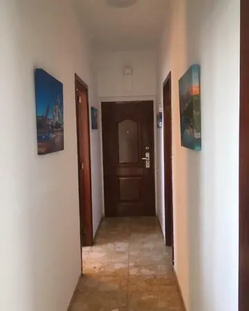 Avenida V Centenario Apartment